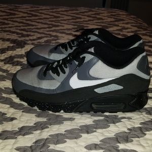 NikeiD AirMax 9.5 shoes